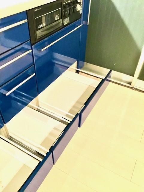 y[z@