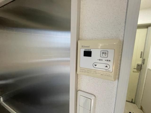 y̑ݔz@