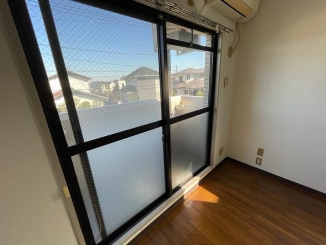 �y�����E���r���O�z�@