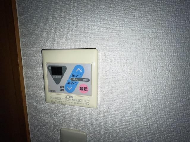 y̑ݔz@