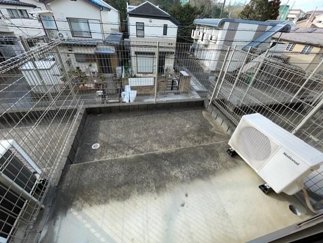 yoRj[z@