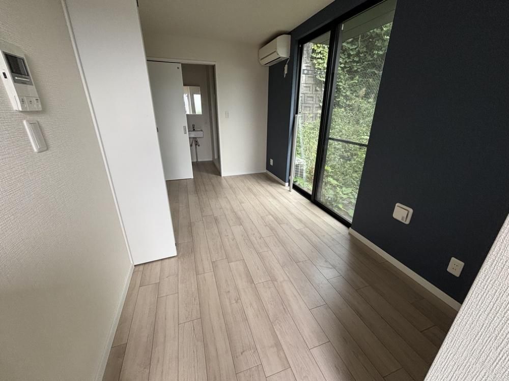 �y�����E���r���O�z�@