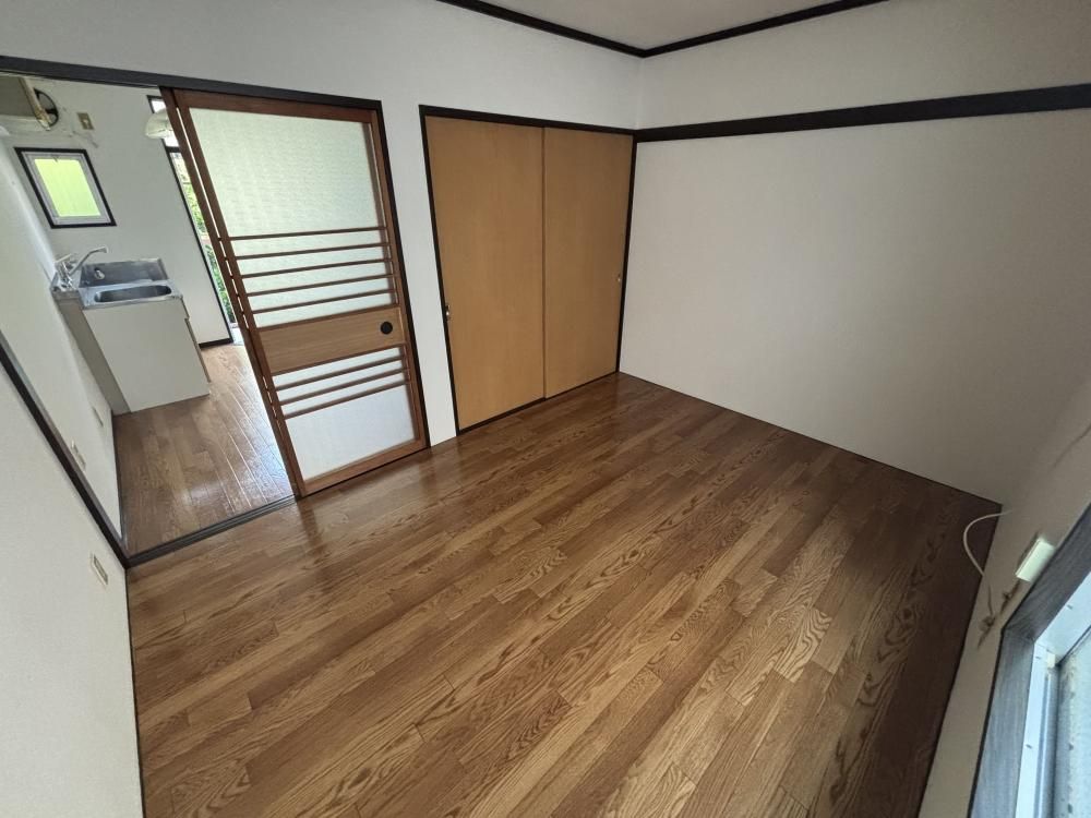 �y�����E���r���O�z�@