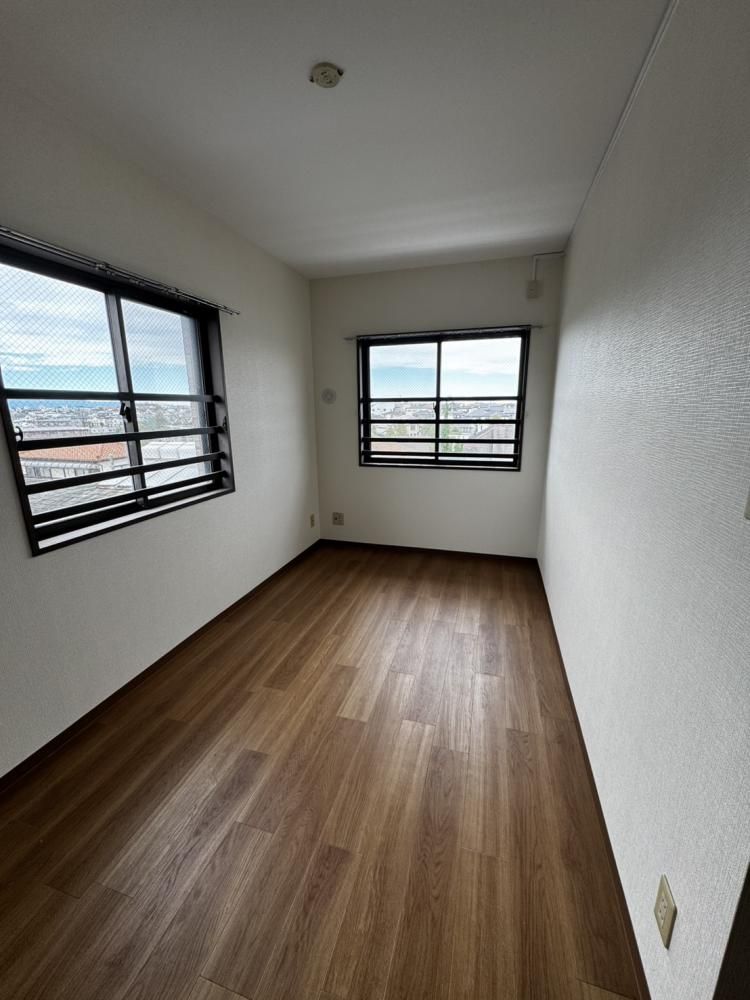 �y�����E���r���O�z�@