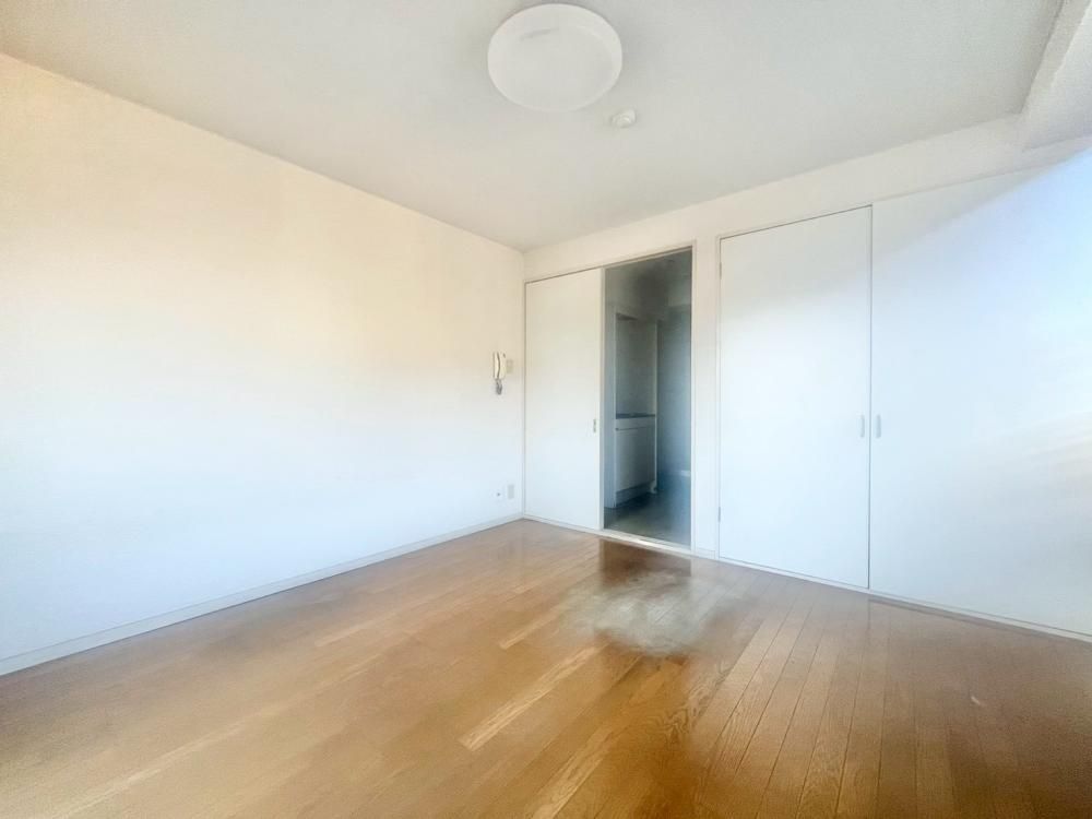 �y�����E���r���O�z�@