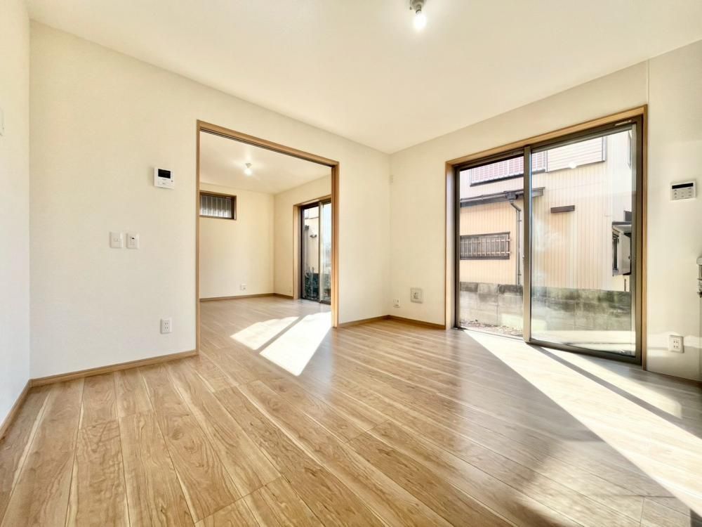 �y�����E���r���O�z�@