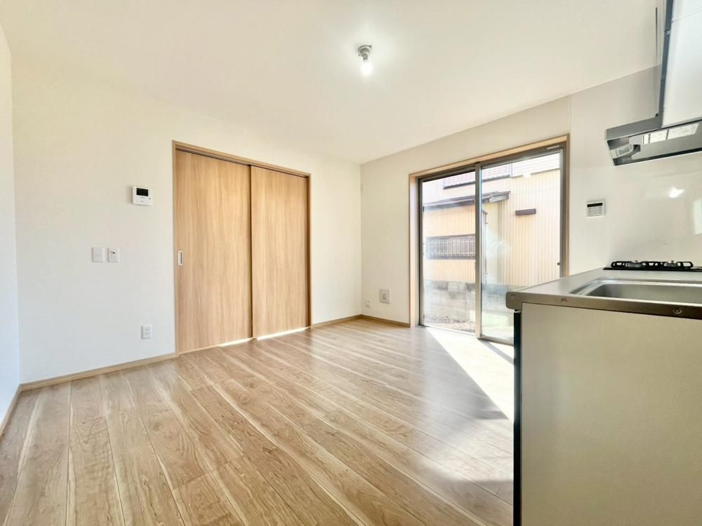 �y�����E���r���O�z�@