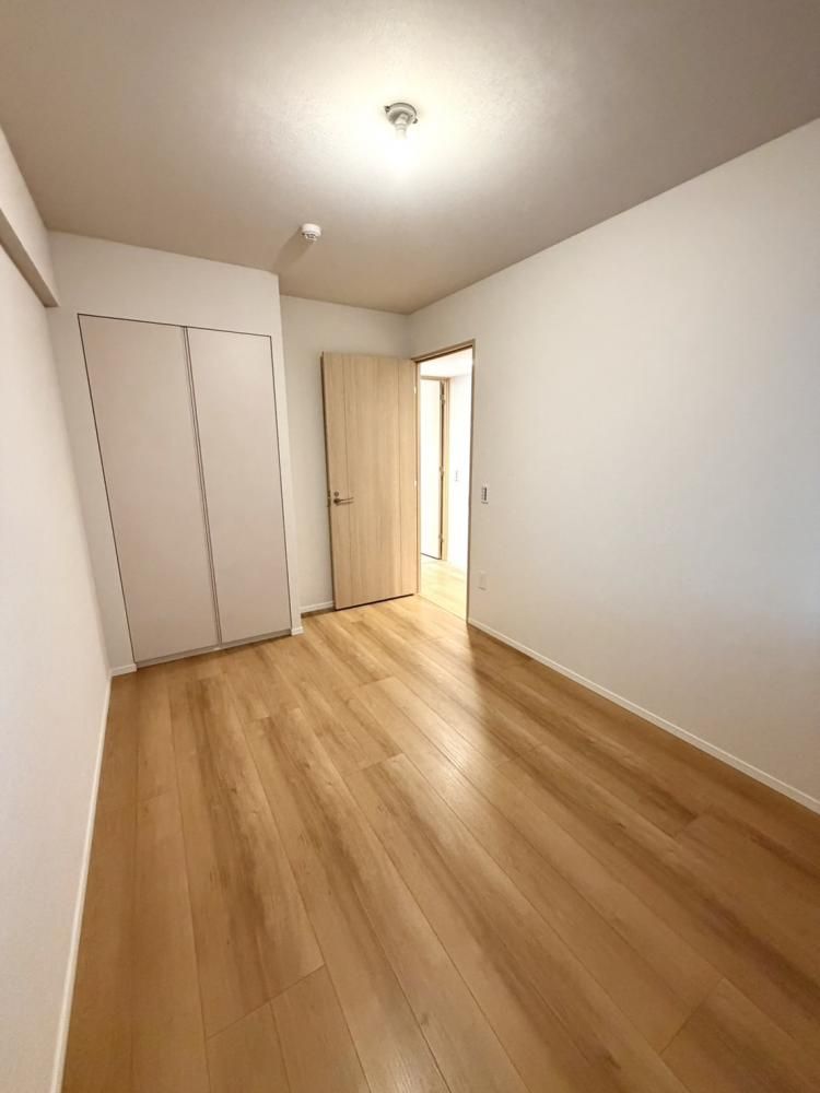 �y�����E���r���O�z�@