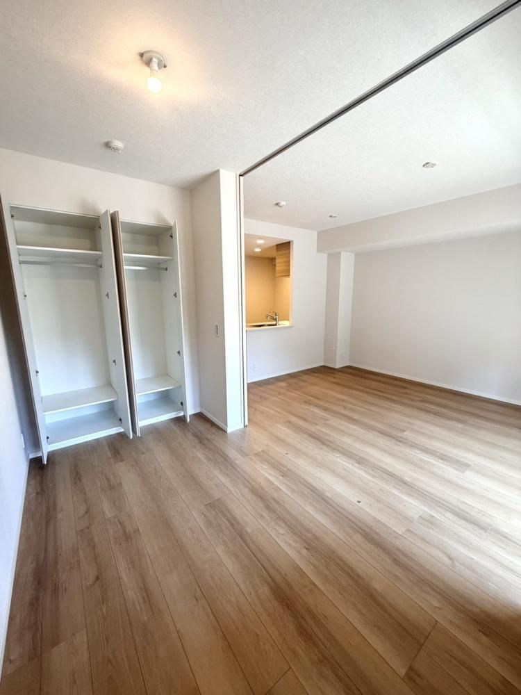 �y�����E���r���O�z�@