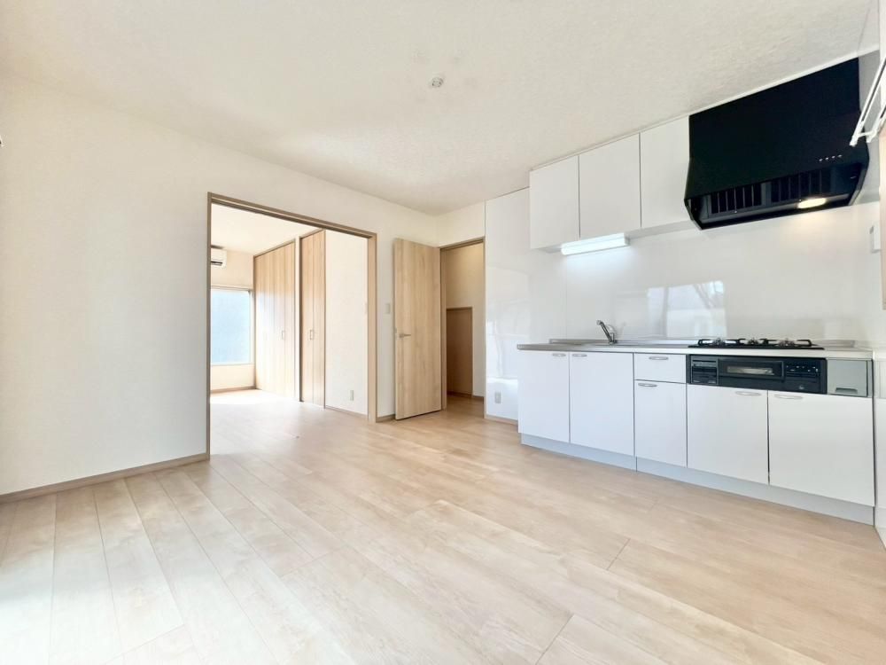 �y�����E���r���O�z�@