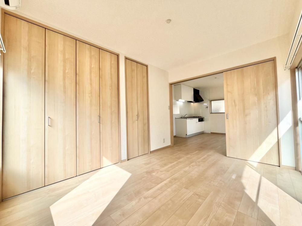 �y�����E���r���O�z�@