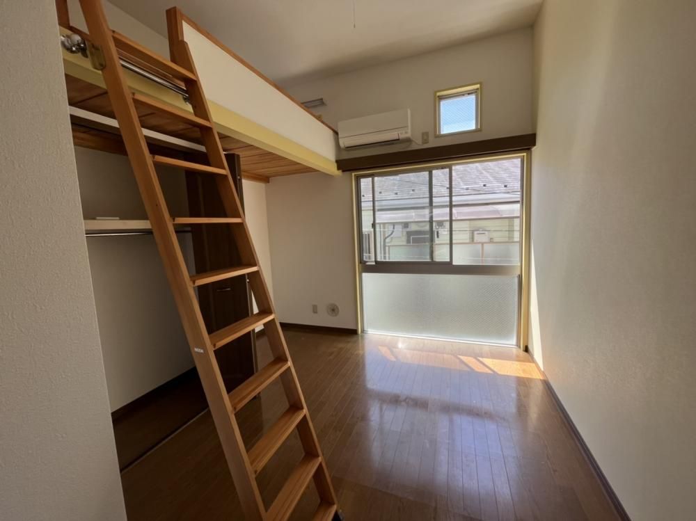 �y�����E���r���O�z�@