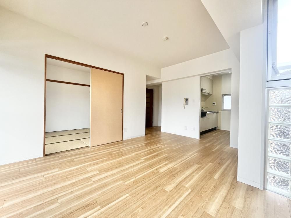 �y�����E���r���O�z�@