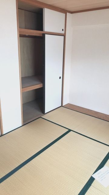 �y�����E���r���O�z�@